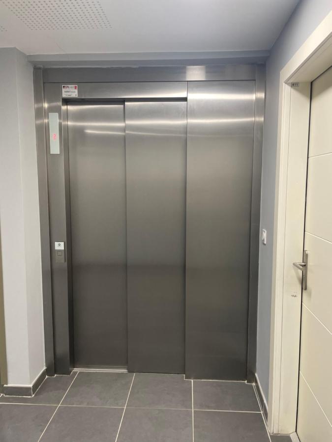 Appartement Et Garage Au Coeur De L'Isle المظهر الخارجي الصورة